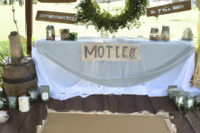 10 DIY Projects for a Rustic Chic Wedding