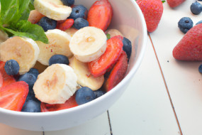 10 Easy and Simple Healthy Snack Ideas for Your Daily Routine