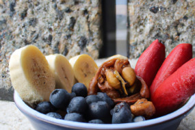 10 Healthy Snacks to Eat Before and After a Workout