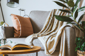 5 DIY Ideas for Creating a Cozy Living Room