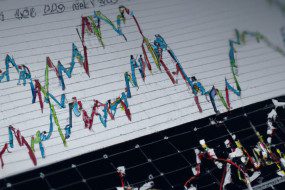 Balancing Act: The Pros and Cons of Investing in Value Stocks