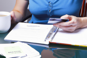 Essential Tips for Responsible Credit Card Use: Smart Habits to Improve Your Financial Health