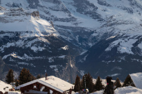 Experience the Ultimate Adventure: Skiing in the Swiss Alps