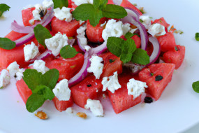 Refreshing Watermelon Salad with Feta - A Perfect Summer Dish!