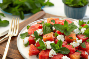 Summer Salads with Seasonal Produce - Delicious and Nutritious