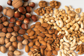 The Benefits of Including Nuts in Your Diet – Why You Should Make Them a Staple