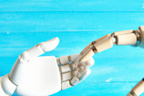 The Impact of AI on HR: Advancements and Challenges