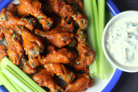 The Ultimate Guide to Making Spicy Chicken Wings: Recipe and Tips