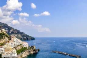 Uncover the Beauty of the Amalfi Coast: An Amazing Tour of Italy's Mesmerizing Coastline